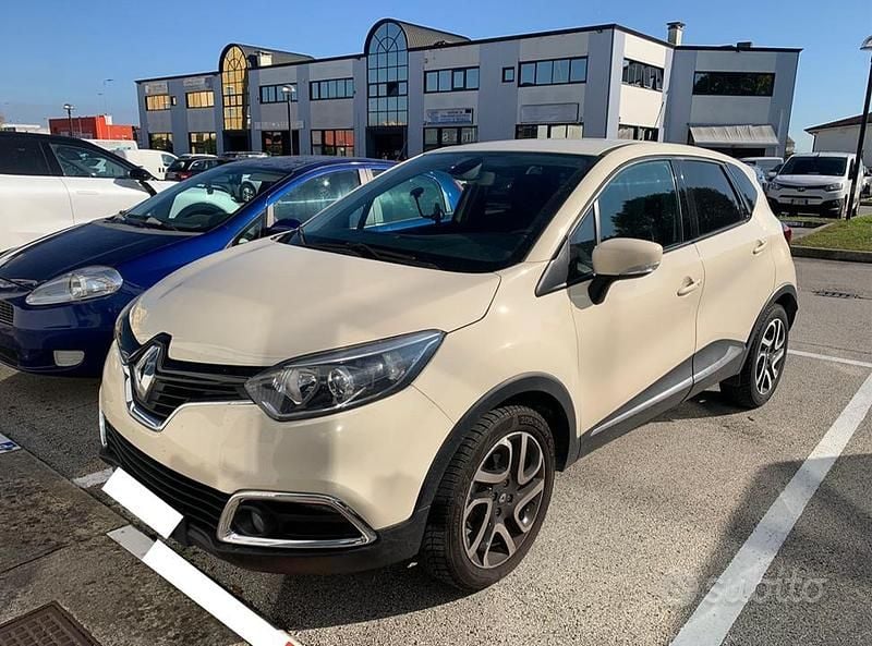 Usata Renault Captur 110 CV (80 kW) 2015 Bianco SUV