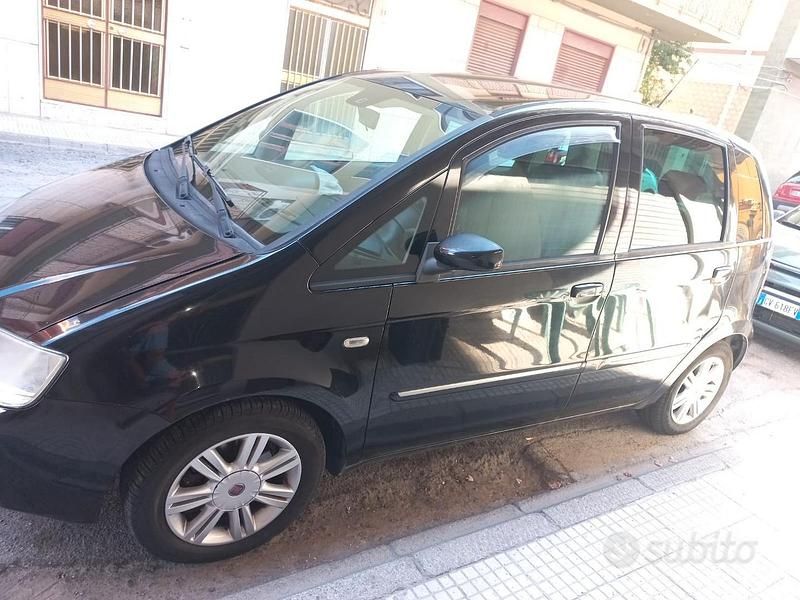 Usata Fiat Idea 90 CV (66 kW) 2009 Nero Monovolume
