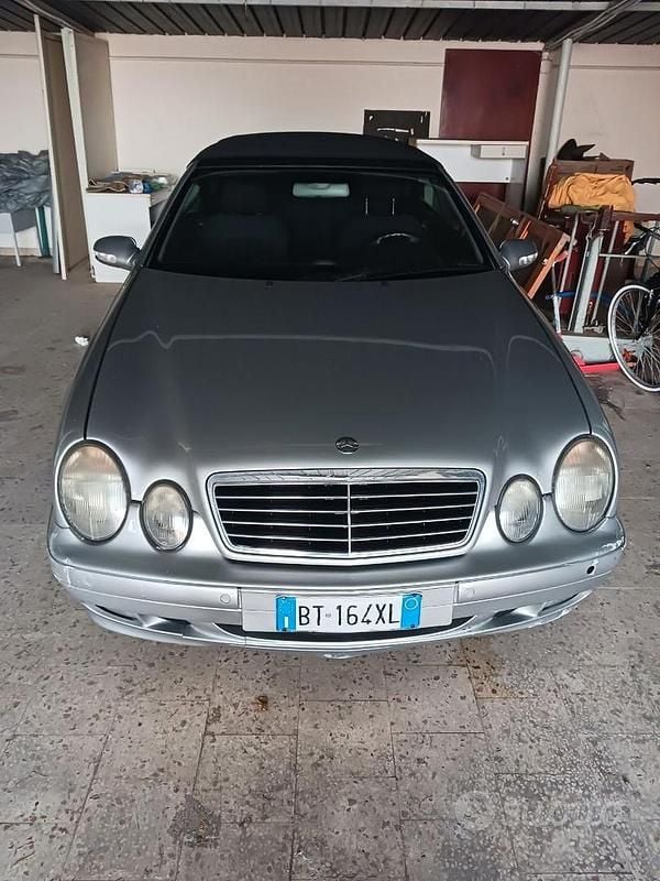 Usata Mercedes CLK200 2001 Grigio Cabrio