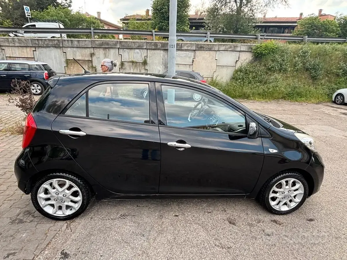 Usata Kia Picanto 69 CV (50 kW) 2013 Nero Utilitaria