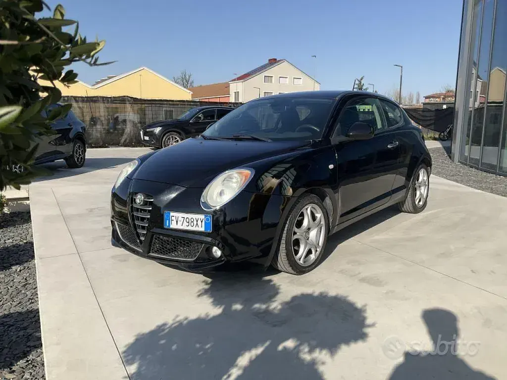 Usata Alfa Romeo MiTo Distinctive 105 CV (77 kW) 2010 Nero Utilitaria