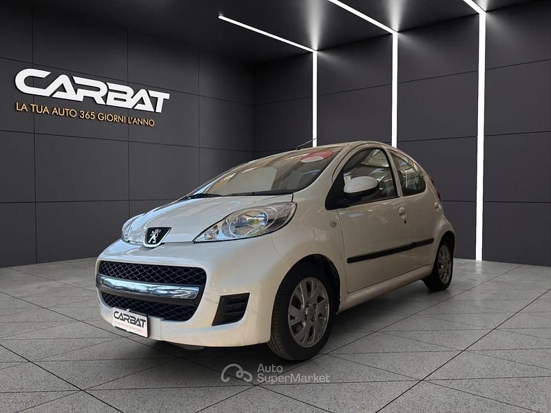 Usata Peugeot 107 54 CV (39 kW) 2010 Bianco Utilitaria
