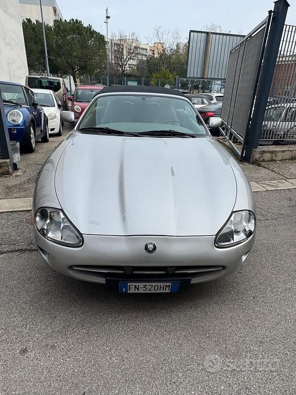 Second-hand Jaguar XK8 284 CP (208 kW) 1998 Cabrio