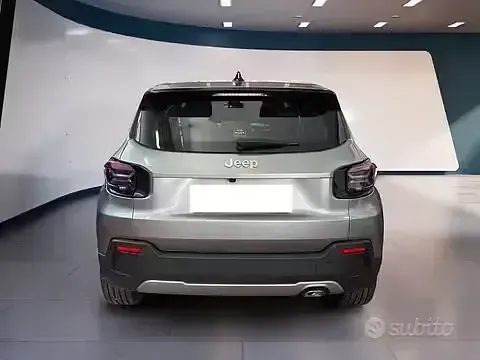Usata Jeep Avenger Altitude 101 CV (74 kW) 2023 Grigio SUV