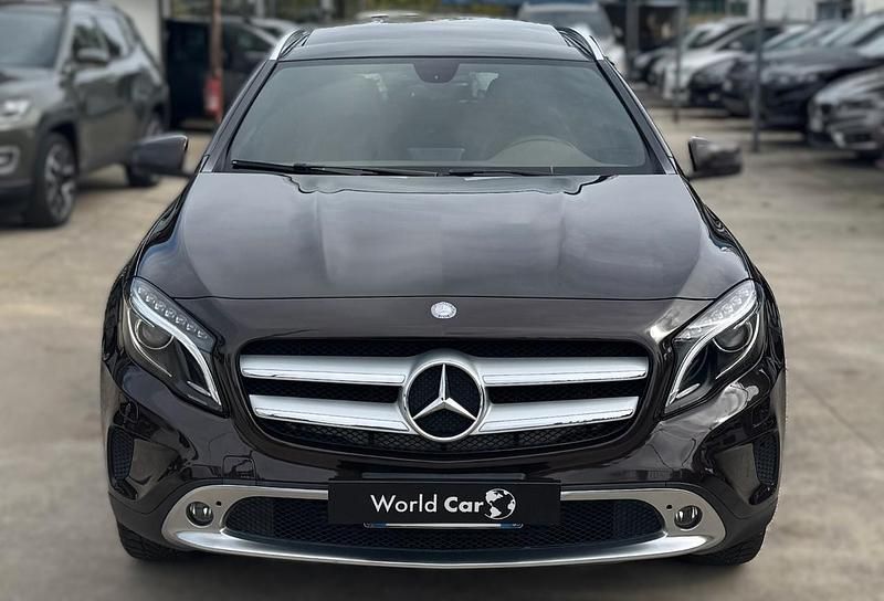 Usata Mercedes GLA200 Premium 135 CV (99 kW) 2015 Marrone SUV
