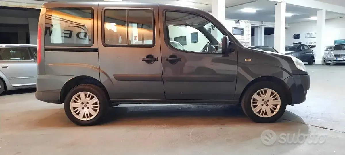 Usata Fiat Doblò 85 CV (62 kW) 2007 Grigio Monovolume