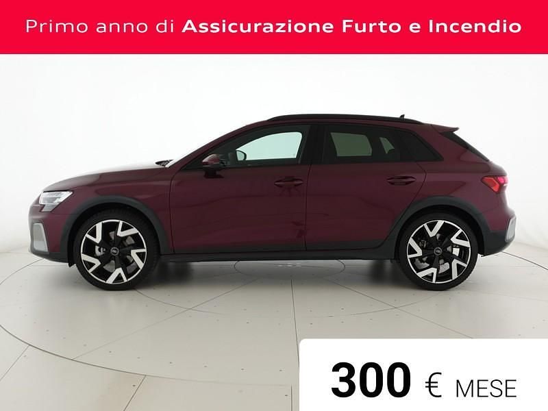 Nuova Audi A3 Ambiente 150 CV (110 kW) 2025 Exclusive  beer perleffect Berlina