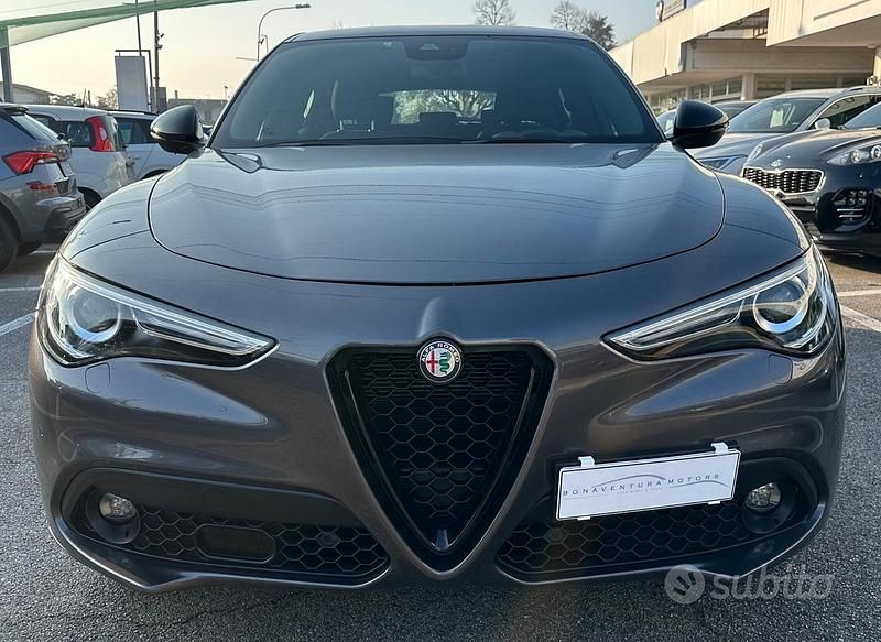 Usata Alfa Romeo Stelvio Business 190 CV (139 kW) 2022 Grigio SUV