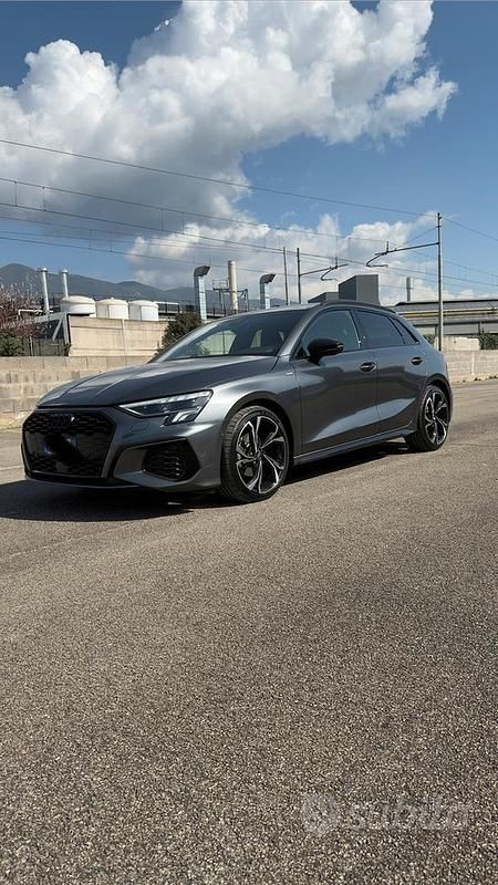 Usata Audi A3 S-Line 116 CV (85 kW) 2023 Grigio Berlina