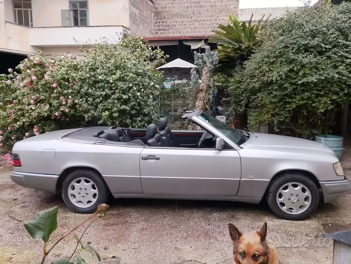Usata Mercedes E200 136 CV (100 kW) 1993 Cabrio