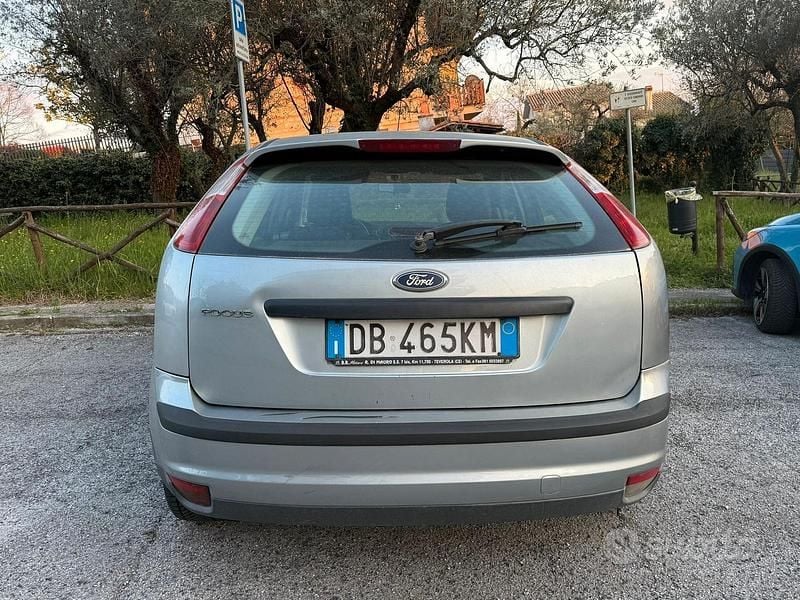 Usata Ford Focus 115 CV (84 kW) 2006 Grigio Berlina