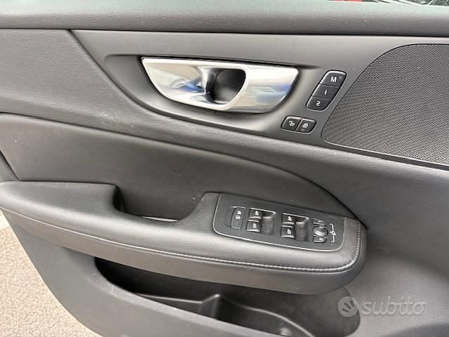 Käytetty Volvo V60 Plus 197 HP (144 kW) 2023 Valkoinen Farmari