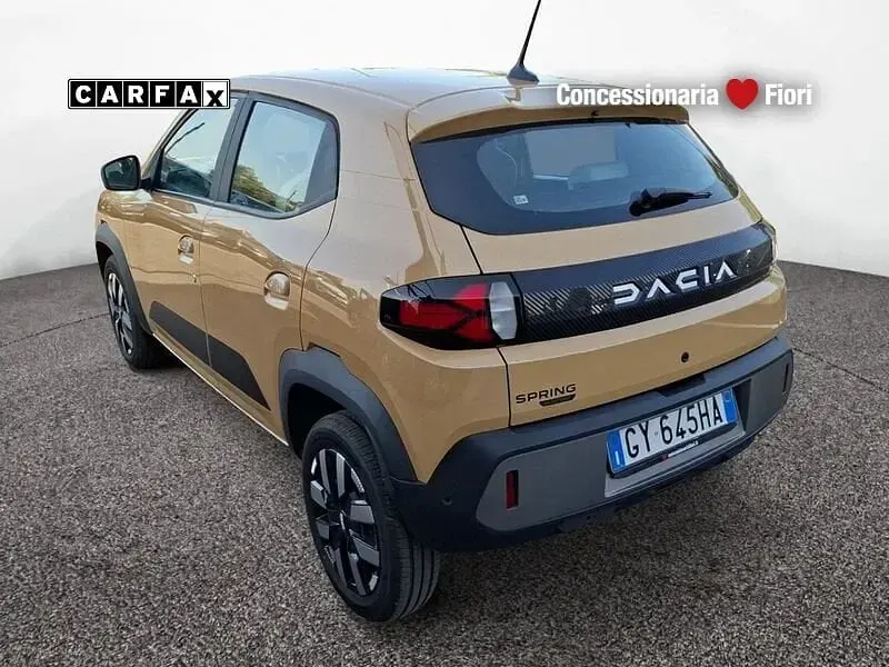 Usata Dacia Spring Expression 47 kW (65 CV) 2025 Beige Utilitaria