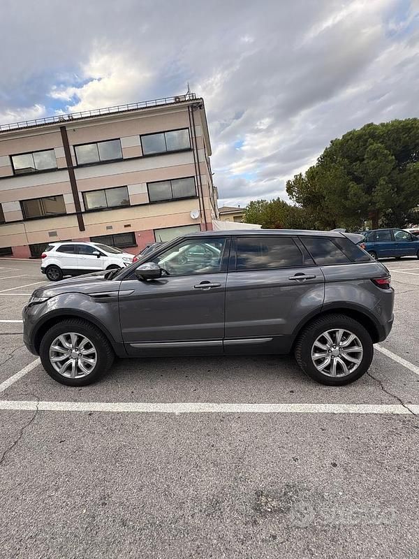 Usata Land Rover Range Rover evoque 180 CV (132 kW) 2015 Grigio SUV