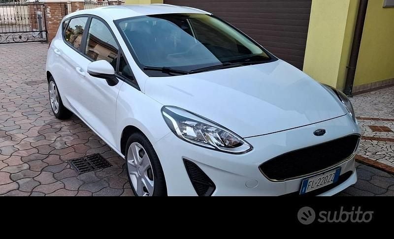 Bianco Usata 2017 Ford Fiesta Tre volumi | 9000 € (Buon prezzo) - Immagine 1/4