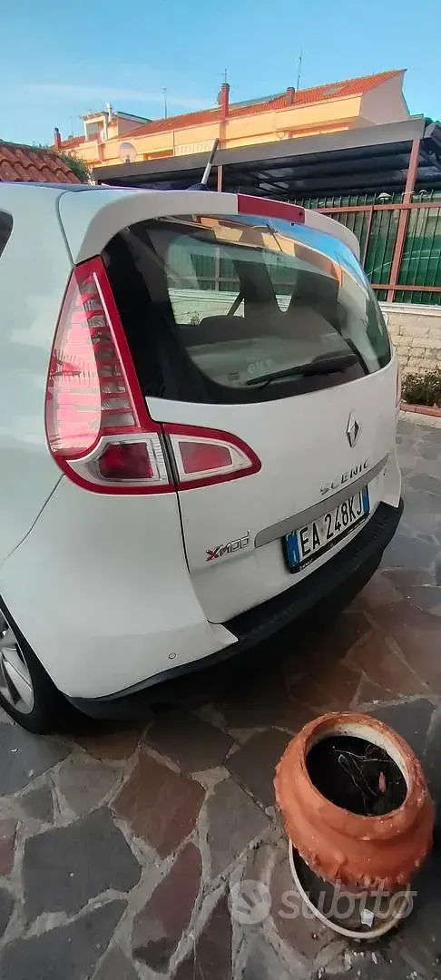 Usata Renault Scenic E-Tech XMOD 110 CV (80 kW) 2010 Bianco Monovolume