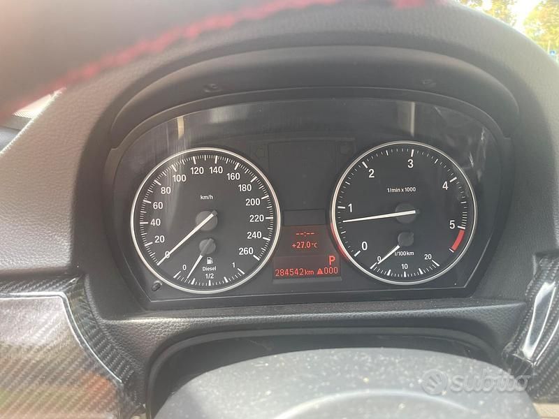 Bianco Usata 2010 BMW 320 Coupé | 7000 € (Buon prezzo) - Immagine 1/4