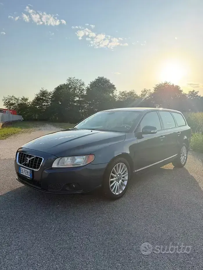Usata Volvo V70 Summum 175 CV (128 kW) 2010 Station wagon