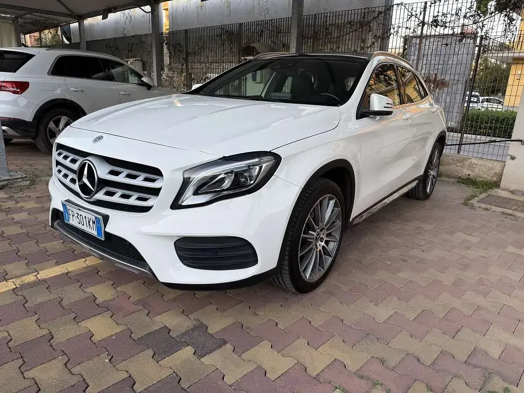 Usata Mercedes GLA200 Premium 136 CV (100 kW) 2018 Bianco SUV