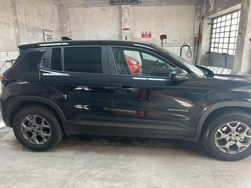Usata Jeep Avenger 100 CV (73 kW) 2024 Nero SUV