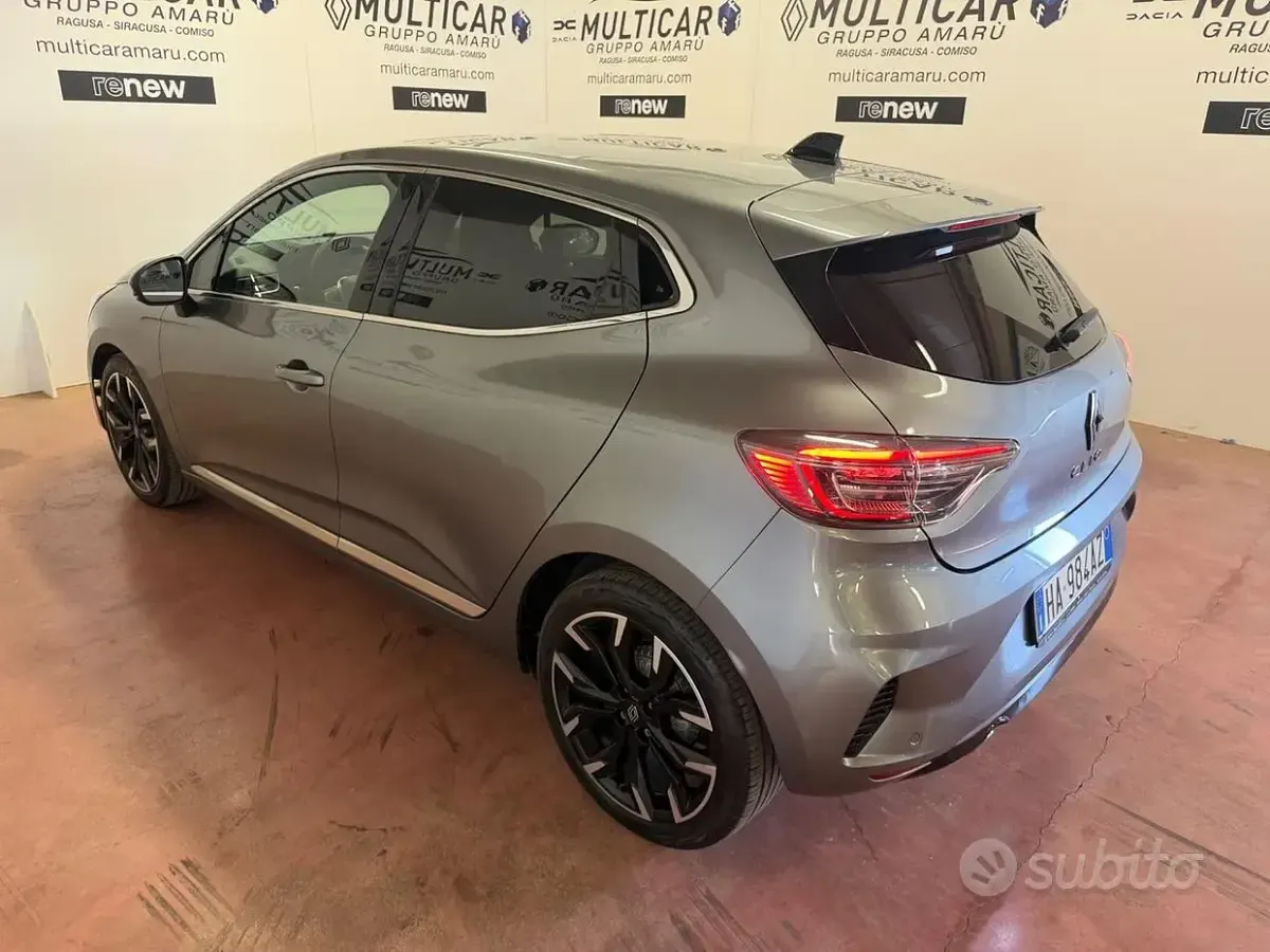Usata Renault Clio V Techno 101 CV (74 kW) 2025 Grigio Berlina