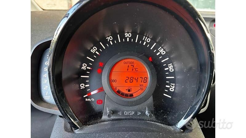 Usata Peugeot 108 Allure 72 CV (52 kW) 2021 Grigio Berlina