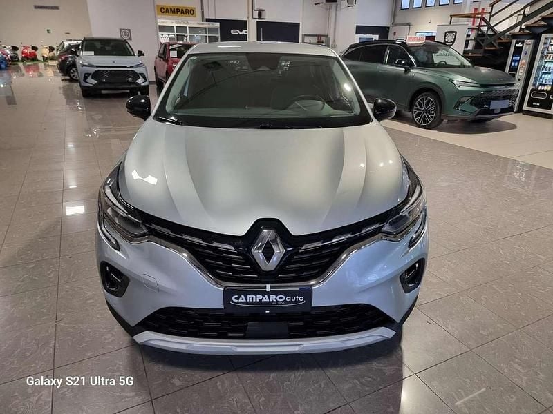 Usata Renault Captur Intens 101 CV (74 kW) 2021 Argento SUV
