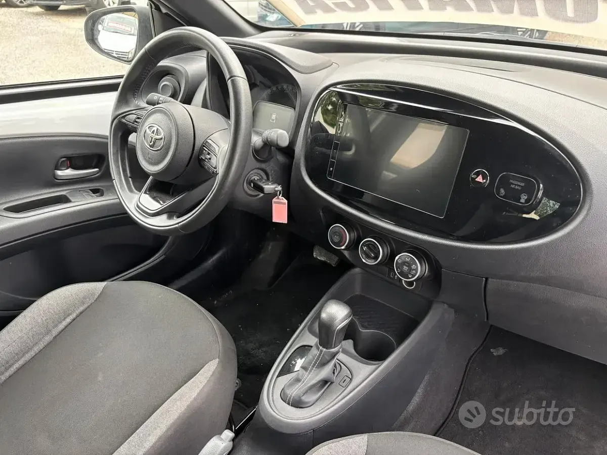 Usata Toyota Aygo X Active 72 CV (52 kW) 2024 Bianco SUV