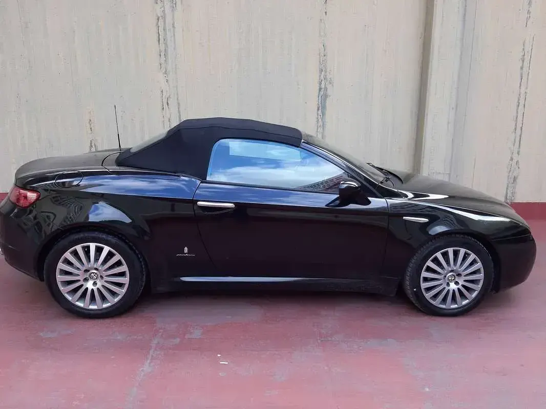 Usata Alfa Romeo Spider 185 CV (136 kW) 2007 Nero Cabrio