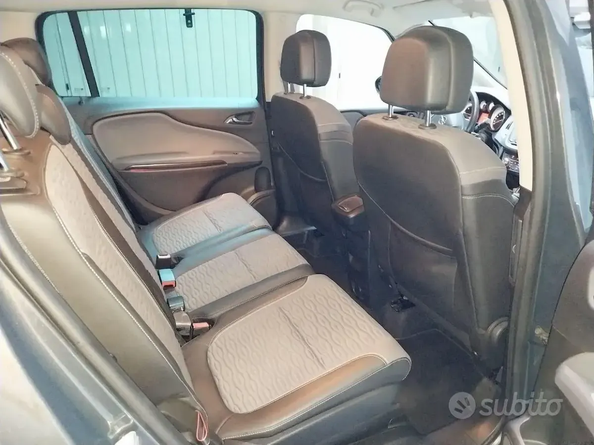 Usata Opel Zafira Tourer 165 CV (121 kW) 2013 Grigio Monovolume