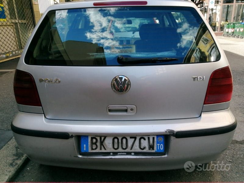 Usata VW Polo 48 CV (35 kW) 2000 Grigio Utilitaria