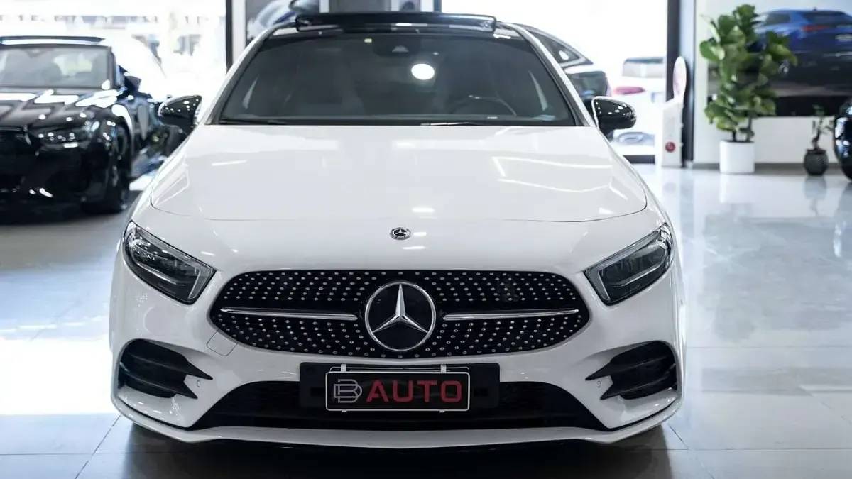 Usata Mercedes A180 Premium Plus 116 CV (85 kW) 2019 Bianco perlato mettallizzato Berlina
