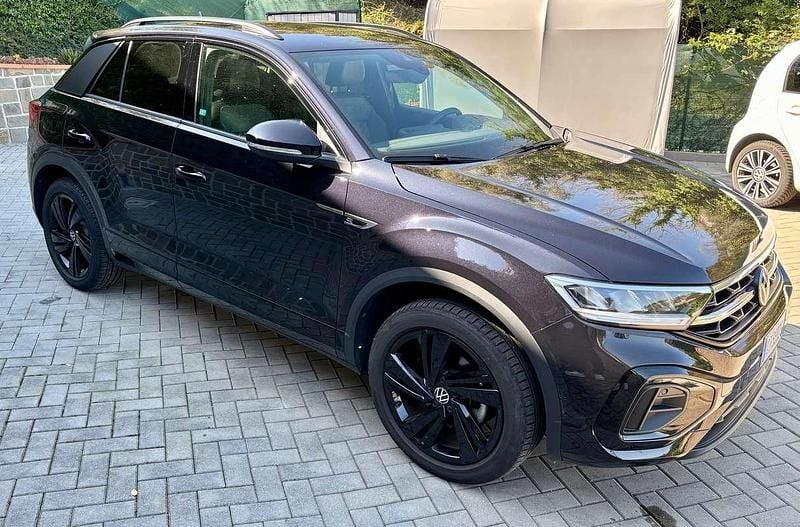 Usata VW T-Roc R-line 116 CV (85 kW) 2024 Nero SUV