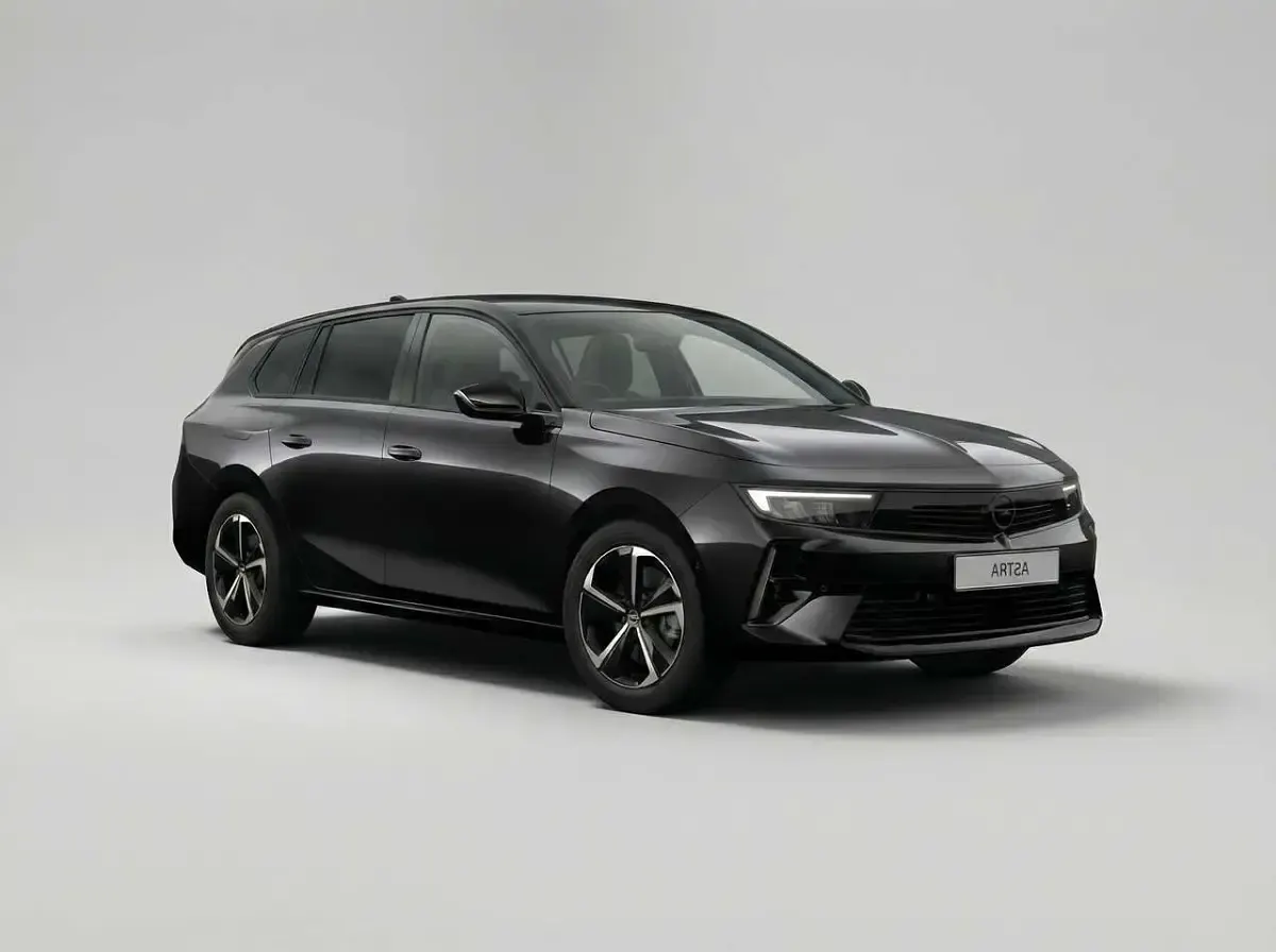 Usata Opel Astra Ultimate 131 CV (96 kW) 2025 Nero Utilitaria