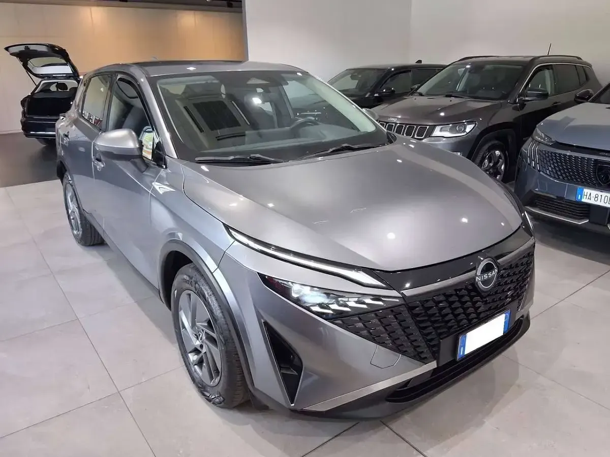 Usata Nissan Qashqai Acenta 140 CV (102 kW) 2025 Dark metal grey SUV