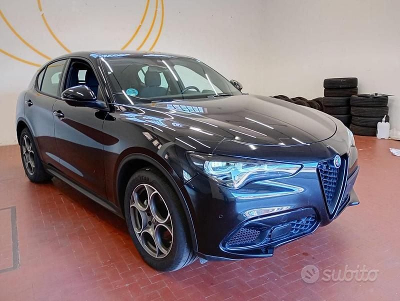 Usata Alfa Romeo Stelvio Sprint 160 CV (117 kW) 2024 Nero SUV