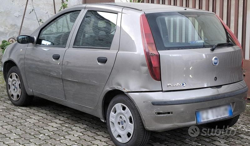 Usata Fiat Punto 60 CV (44 kW) 2005 Grigio Utilitaria