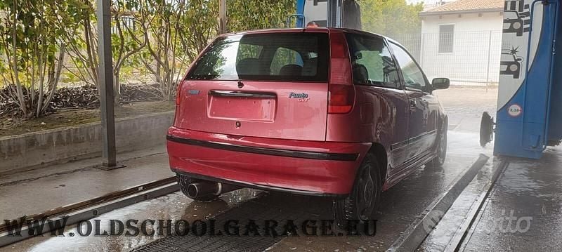 Usata Fiat Punto 136 CV (100 kW) 1999 Rosso Utilitaria