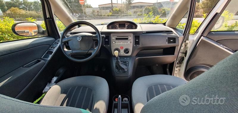 Usata Lancia Musa 77 CV (56 kW) 2012 Bianco Monovolume