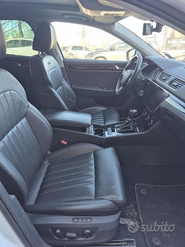 Usata Skoda Superb 190 CV (139 kW) 2019 Bianco Station wagon