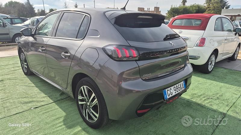 Usata Peugeot 208 GT 100 CV (73 kW) 2021 Grigio Utilitaria