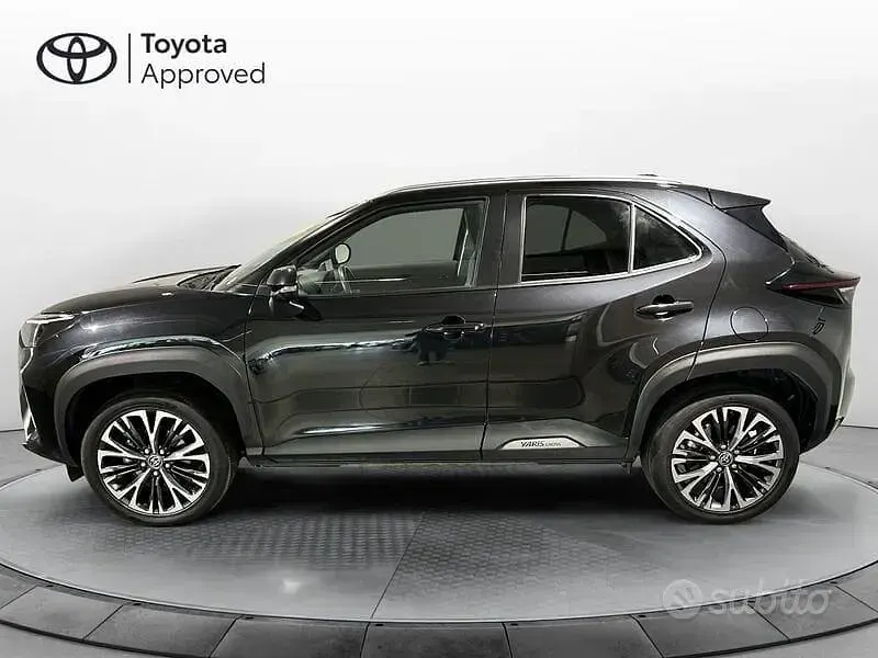 Usata Toyota Yaris Cross Lounge 116 CV (85 kW) 2022 Nero SUV