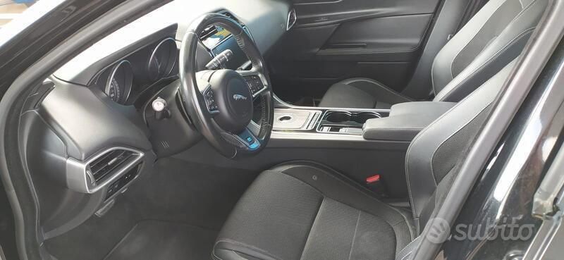 Usata Jaguar XE 180 CV (132 kW) 2015 Nero Berlina