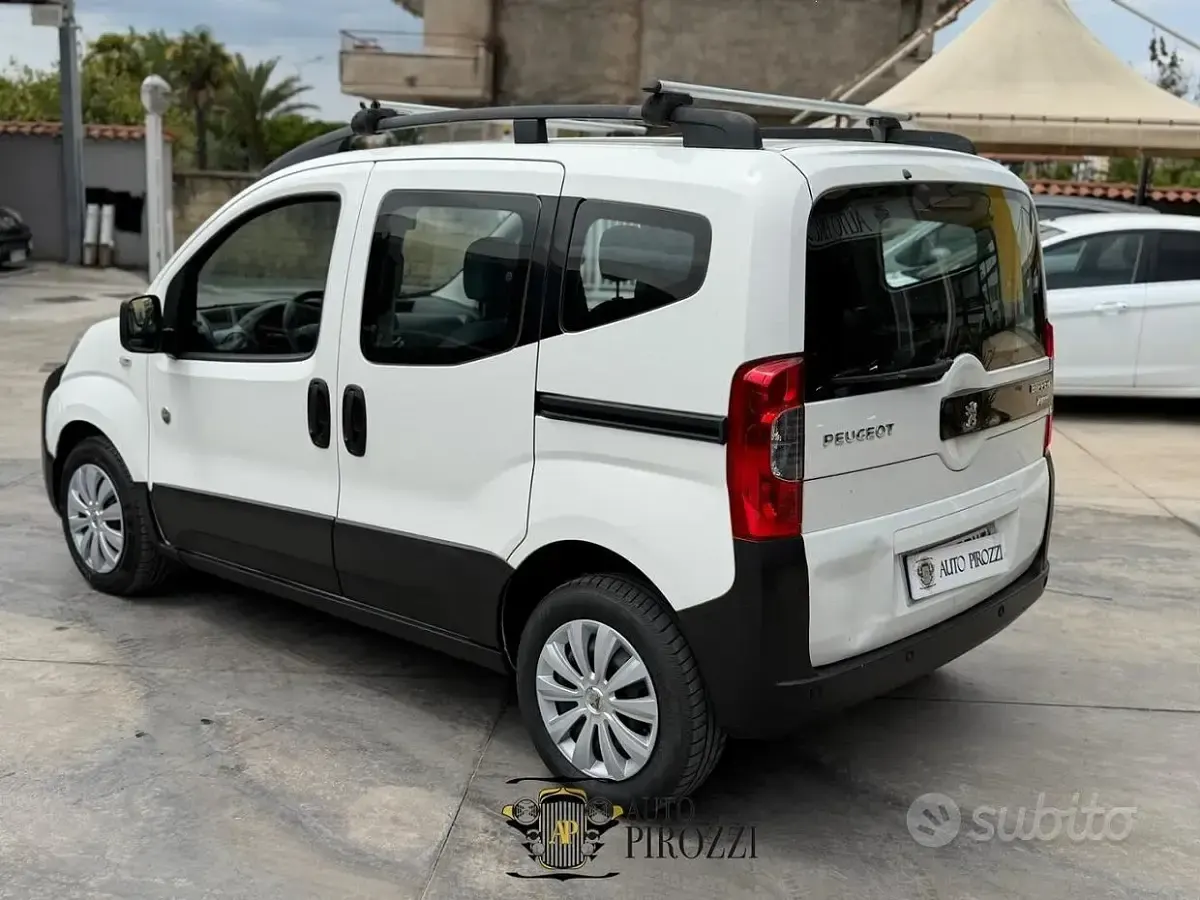 Usata Peugeot Bipper 75 CV (55 kW) 2012 Bianco Monovolume