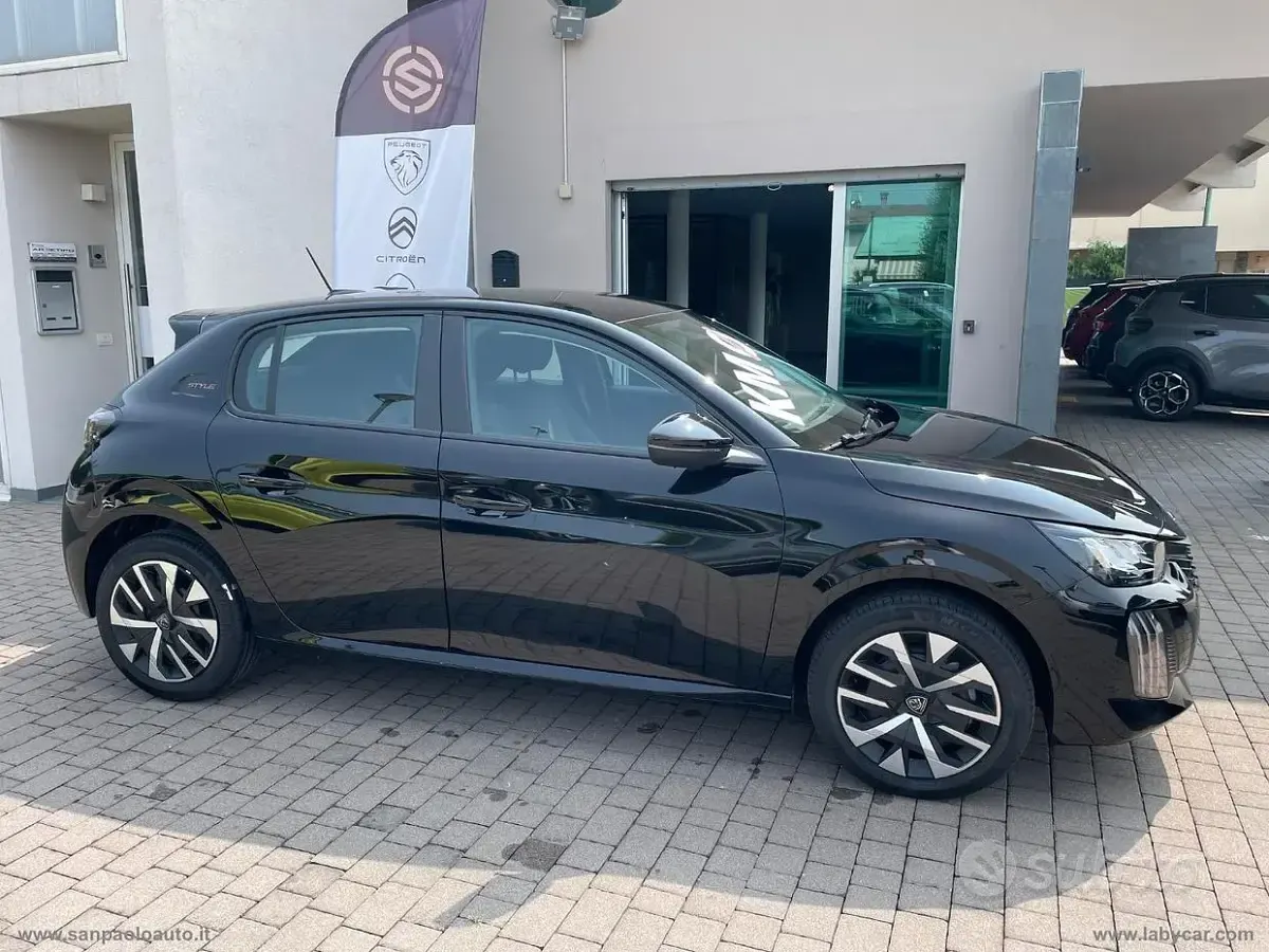 Nuova Peugeot 208 Style 101 CV (74 kW) 2026 Nero Utilitaria
