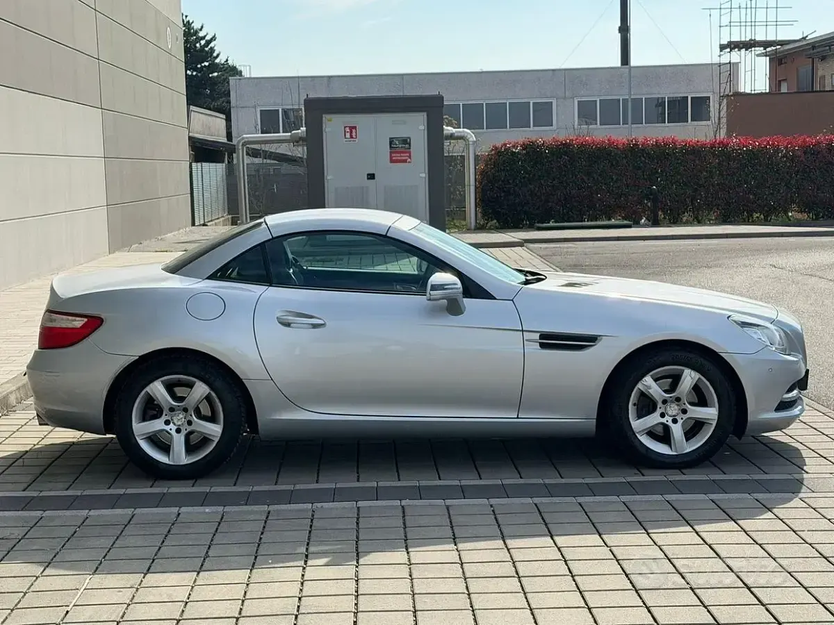 Usado Mercedes SLK200 184 CV (135 kW) 2013 Gris Descapotable