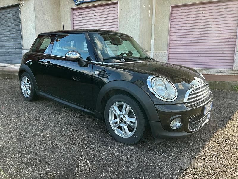 Usata Mini Cooper D 89 CV (65 kW) 2011 Blu Utilitaria