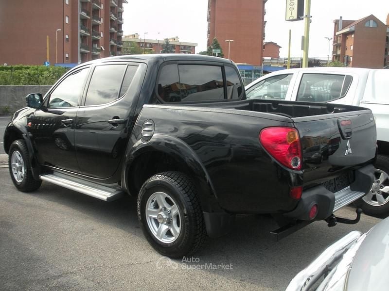 Usata Mitsubishi L200 136 CV (100 kW) 2012 Nero Pick-up