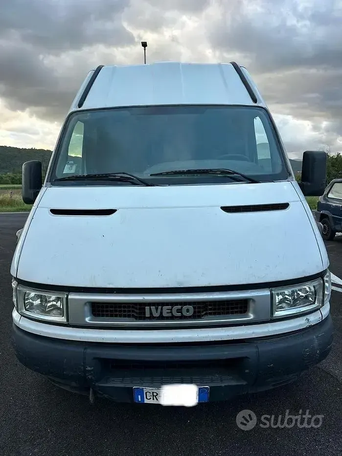 Usata Iveco Daily 125 CV (91 kW) 2005 Bianco