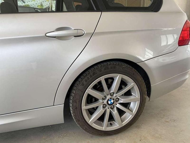 Argento Usata 2011 BMW 320 Station wagon | 2000 € (Ottimo prezzo) - Immagine 1/4